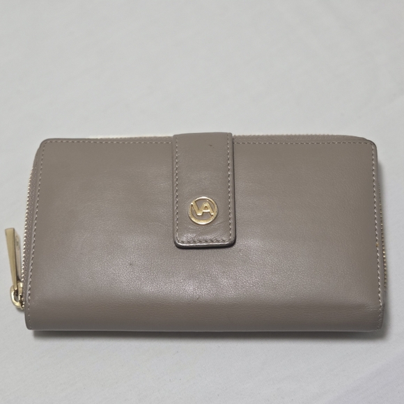 valentina taupe full size leather tab snap zip around wallet made in italy - Picture 2 of 11